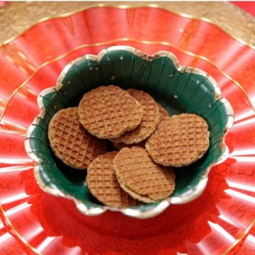 Taças Verdes E Douradas