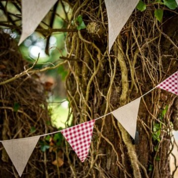 Bandeirola Triangular Linho...