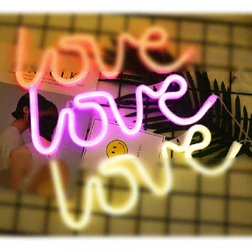 Lettering "Love" Neon